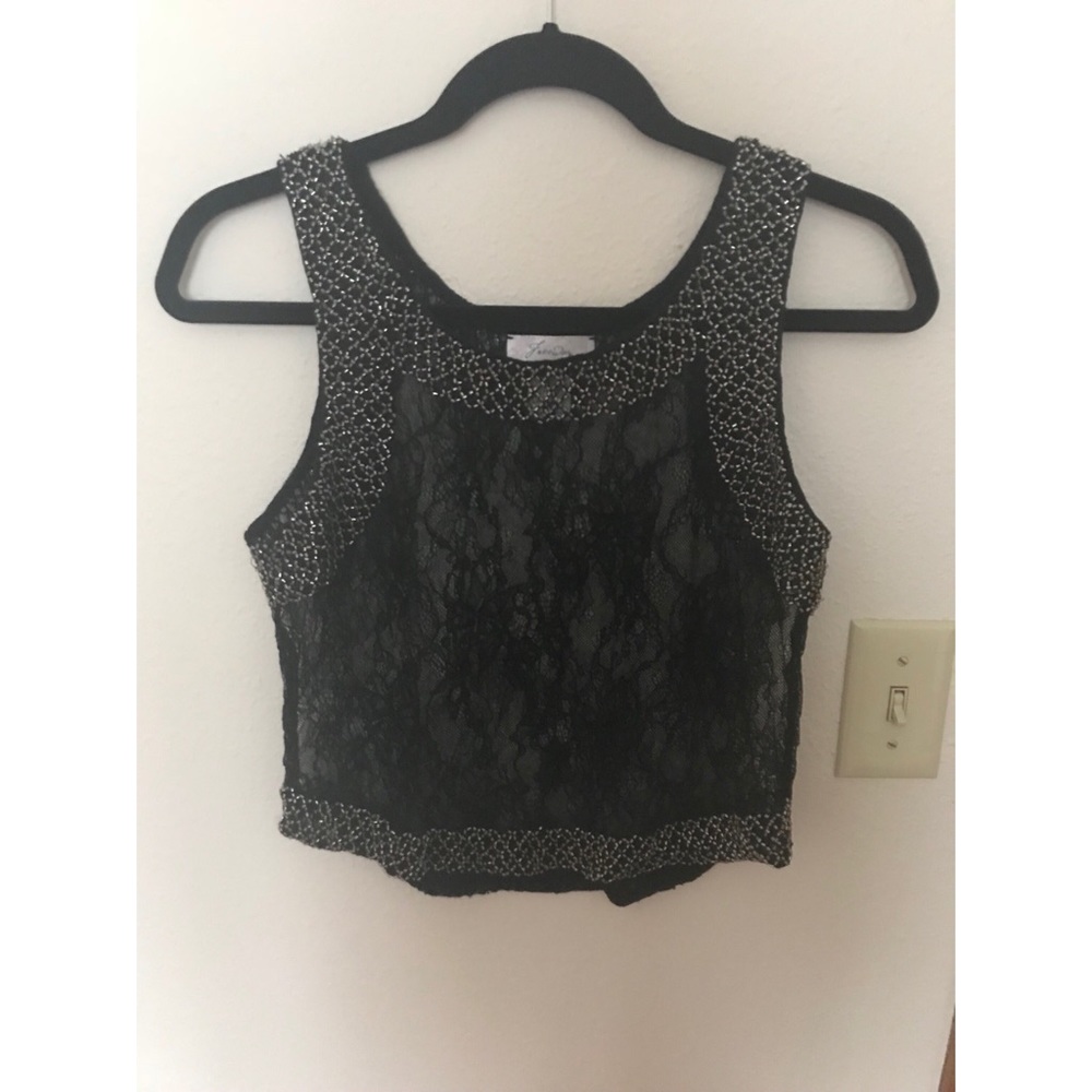 Lace beaded crop top 💁🏻‍♀️💖
